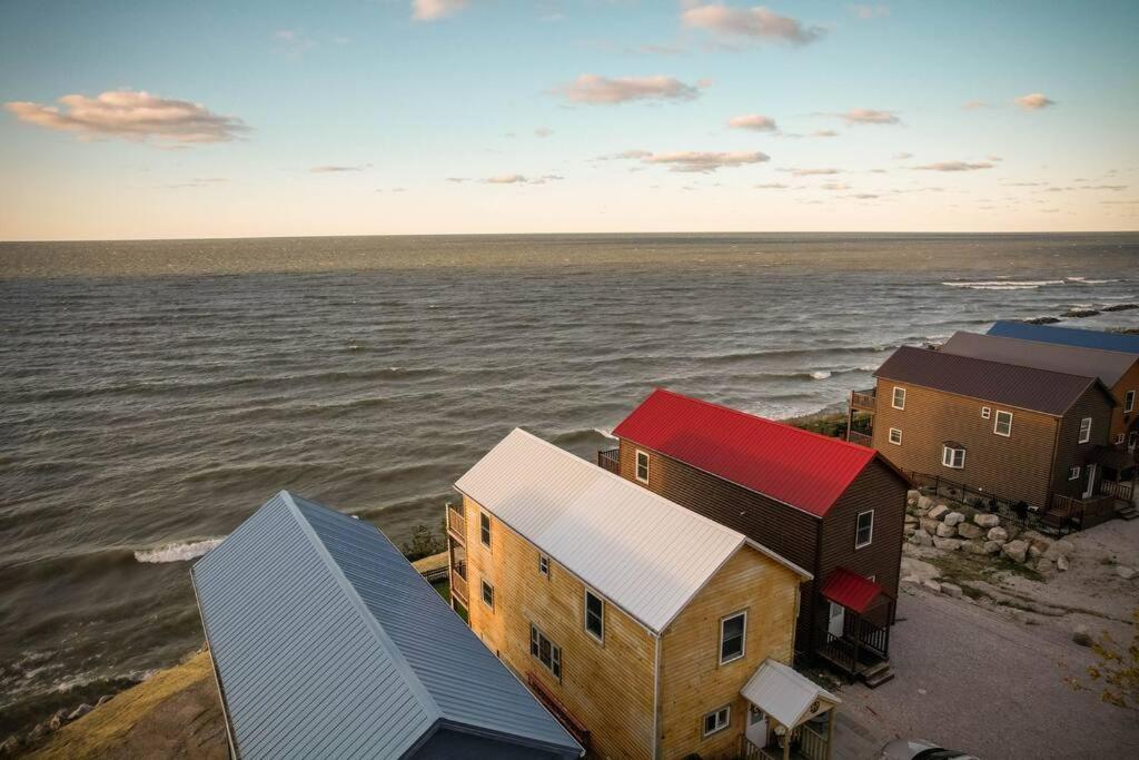 Charming Lakeview Cabin Near Geneva-On-The-Lake! Ashtabula Exteriér fotografie