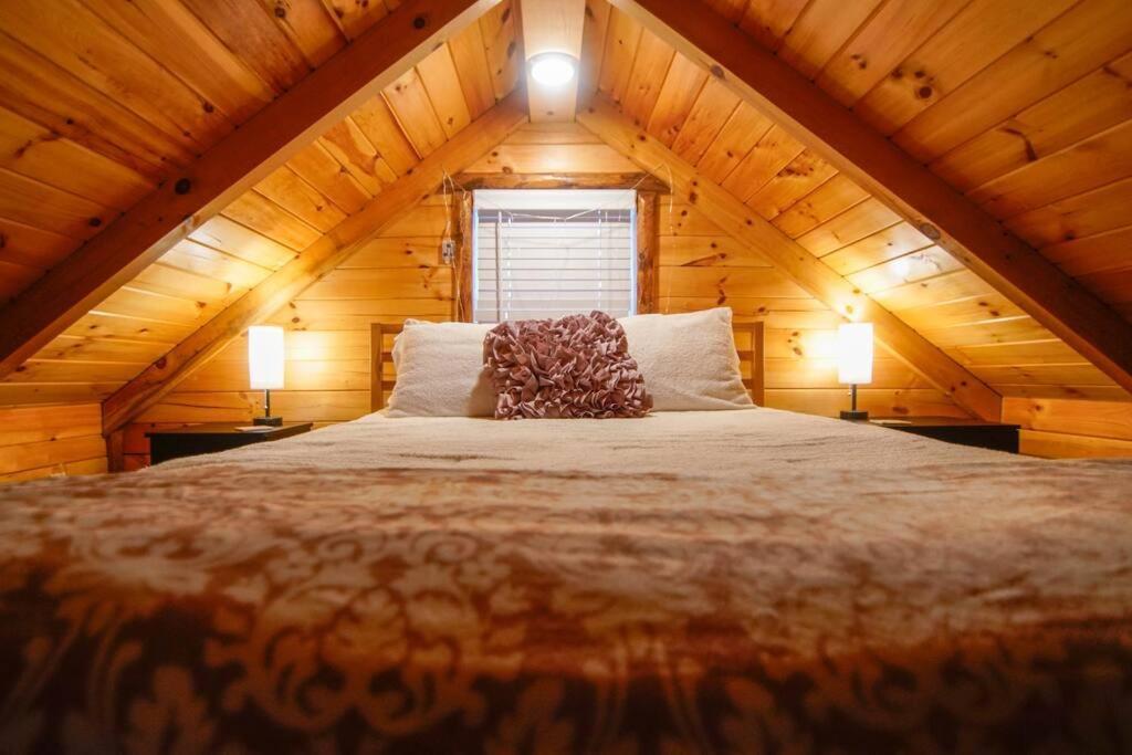 Charming Lakeview Cabin Near Geneva-On-The-Lake! Ashtabula Exteriér fotografie
