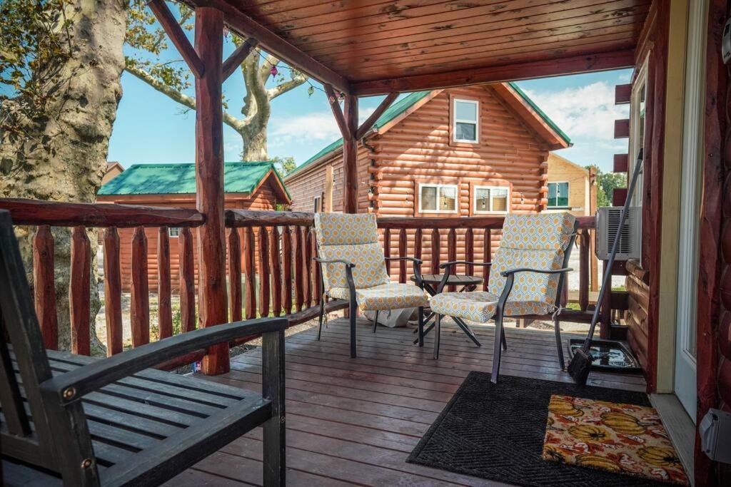 Charming Lakeview Cabin Near Geneva-On-The-Lake! Ashtabula Exteriér fotografie