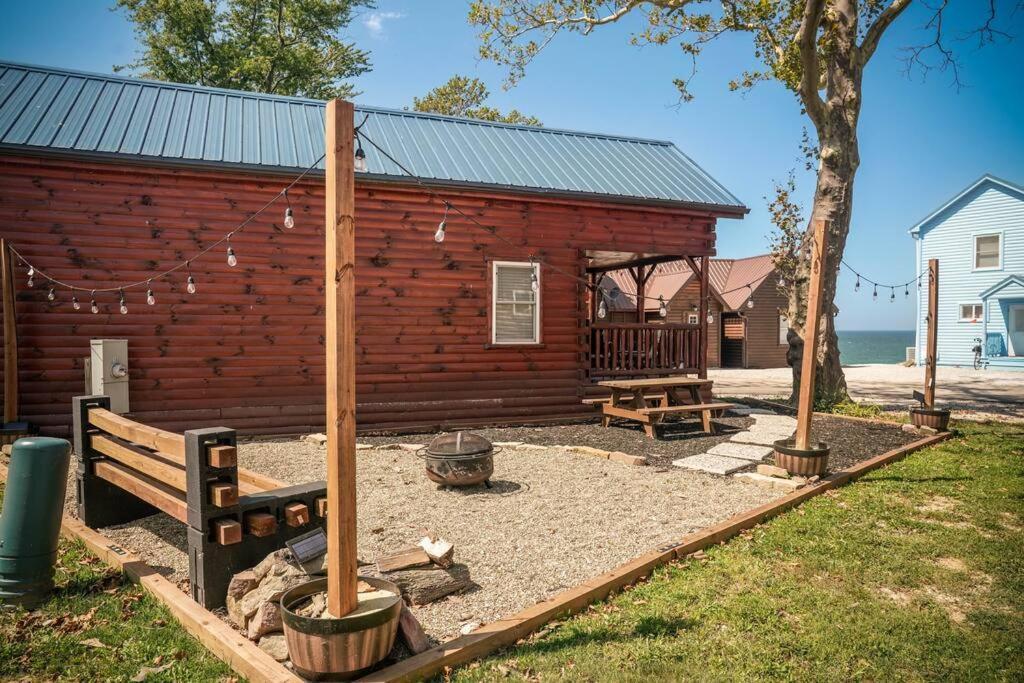 Charming Lakeview Cabin Near Geneva-On-The-Lake! Ashtabula Exteriér fotografie