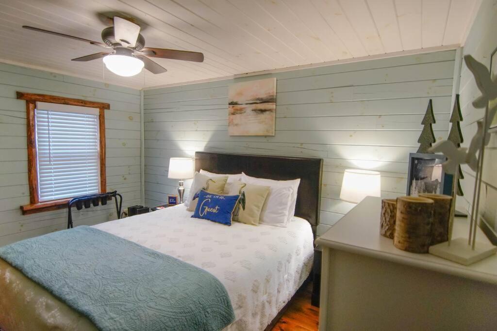 Charming Lakeview Cabin Near Geneva-On-The-Lake! Ashtabula Exteriér fotografie
