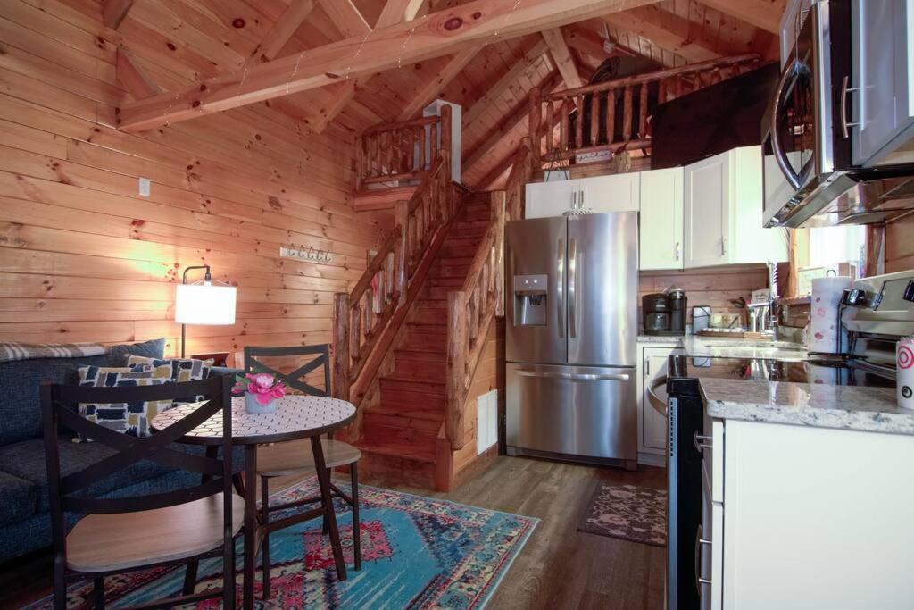 Charming Lakeview Cabin Near Geneva-On-The-Lake! Ashtabula Exteriér fotografie