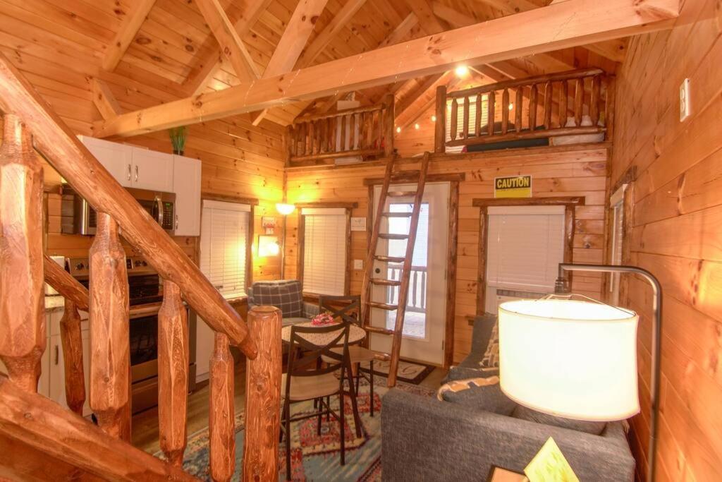 Charming Lakeview Cabin Near Geneva-On-The-Lake! Ashtabula Exteriér fotografie