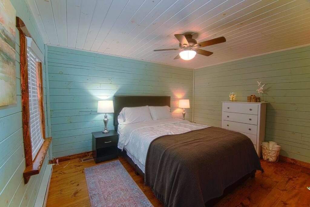 Charming Lakeview Cabin Near Geneva-On-The-Lake! Ashtabula Exteriér fotografie