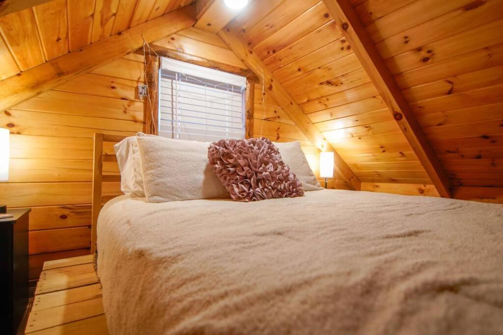 Charming Lakeview Cabin Near Geneva-On-The-Lake! Ashtabula Exteriér fotografie
