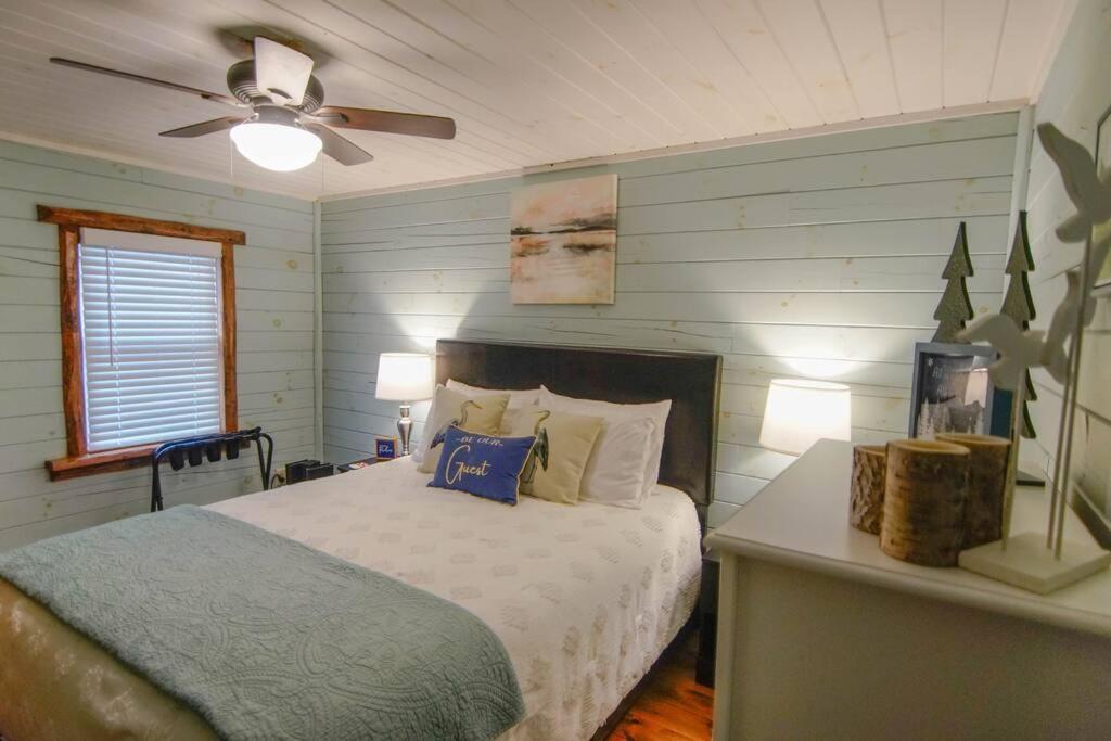 Charming Lakeview Cabin Near Geneva-On-The-Lake! Ashtabula Exteriér fotografie