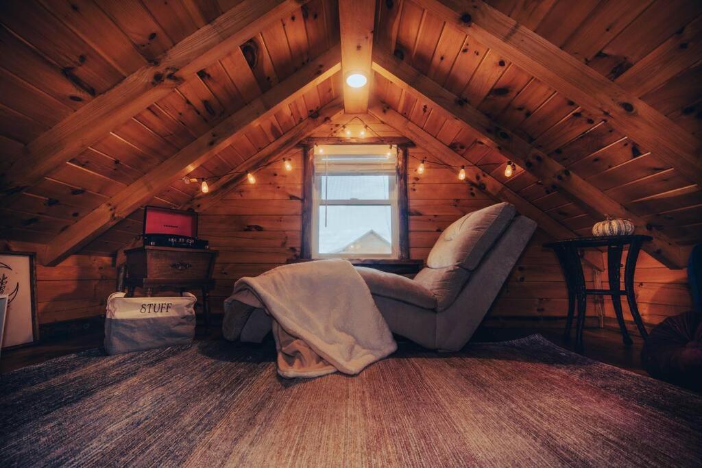 Charming Lakeview Cabin Near Geneva-On-The-Lake! Ashtabula Exteriér fotografie